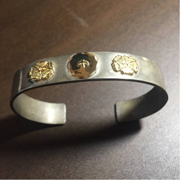 goro's 金メタル付き平打ちバングル　美品 goro's 金メタル ダブルローズ 平打ち バングル ゴローズ L ゴローズ