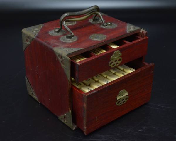 中国 中国美術 麻雀牌 唐木箱付骨董 骨牌 竹嵌背竹牌 木箱 ゲーム