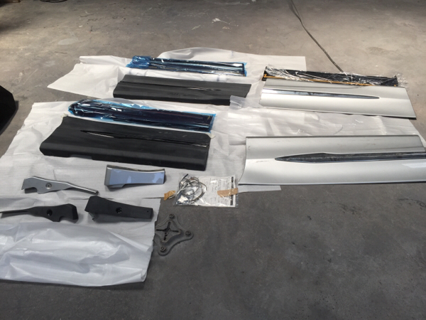 即決 ノア ヴォクシー エスクァイアモデリスタサイドパネル 一式