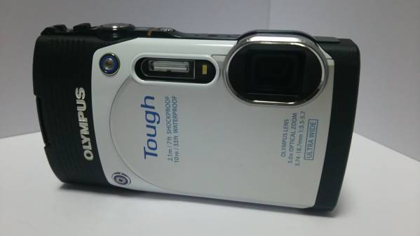 オリンパス　STYLUS　TOUGH　TG-850　ホワイト　美品