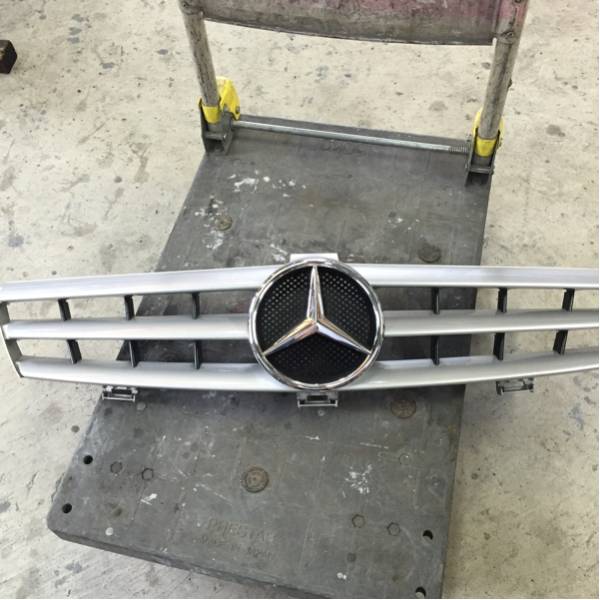 ベンツ w219 CLS63 AMG 前期グリル