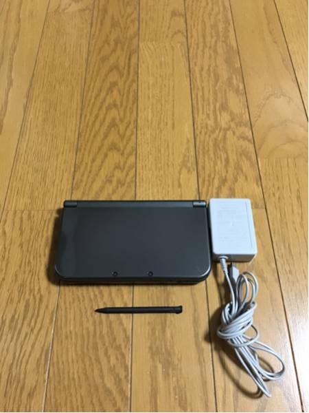 New Nintendo 3DS LL本体 メタリックブラック 充電器付属