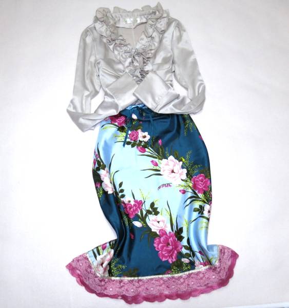 ★サテンフリルブラウス♪光沢花柄スカート清楚OLフェチ★