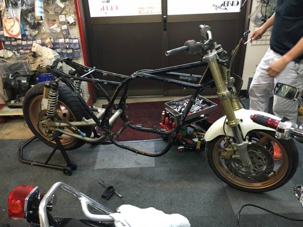 専用です。 Z1B 作りかけ 書類・足回り・クランクケース付き