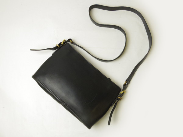 USA製 COACH オールドコーチ オールレザーショルダーバッグＢＫ