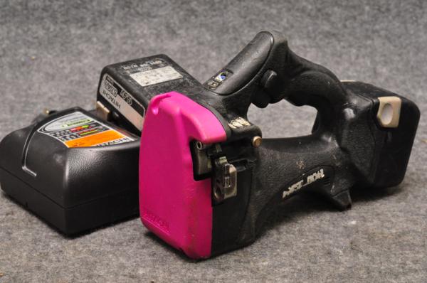 中古 日立 14.4V全ネジカッタ CL14DSL W3/8 バッテリ二個付