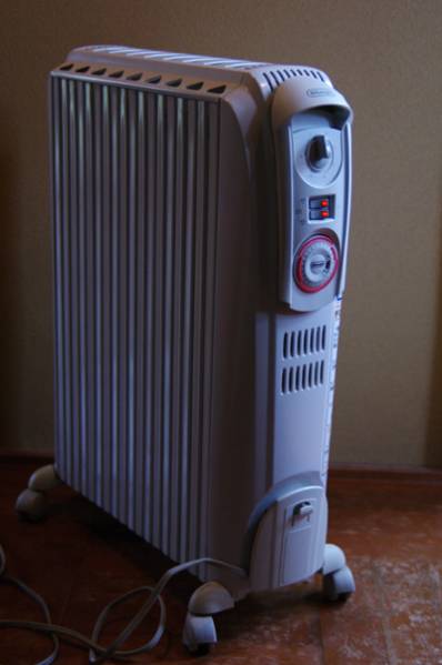 デロンギ　DeLonghi★オイルヒーター★D091549ECF　4～10畳