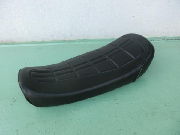 カワサキ KZ1000外し 純正ベース バナナシート Z1 Z2 KZ900 KZ1000 KZ900 Z750F Z750D 純正ベース バナナシート 当時物 ☆ 【公式