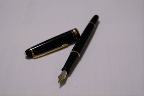 モンブラン マイスターシュテュック 万年筆 18K MONTBLANC 0 レジン
