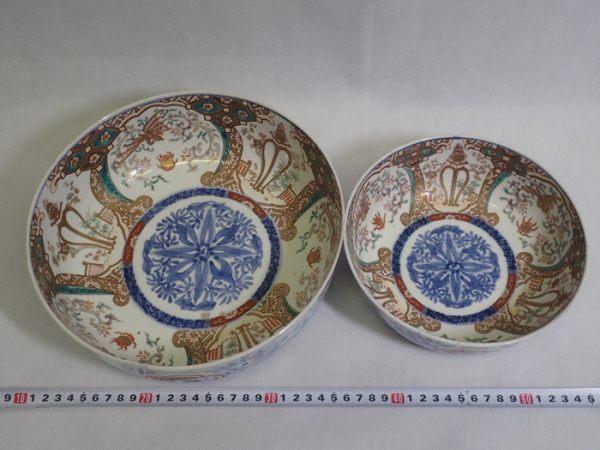 古伊万里　金襴手鉢大小　直径：24.5cm/18.7cm