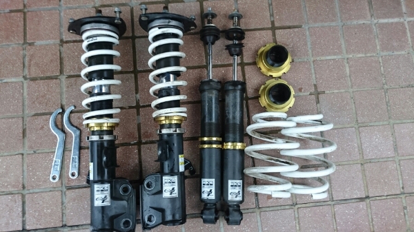 C25セレナ、ランディ、車高調です。