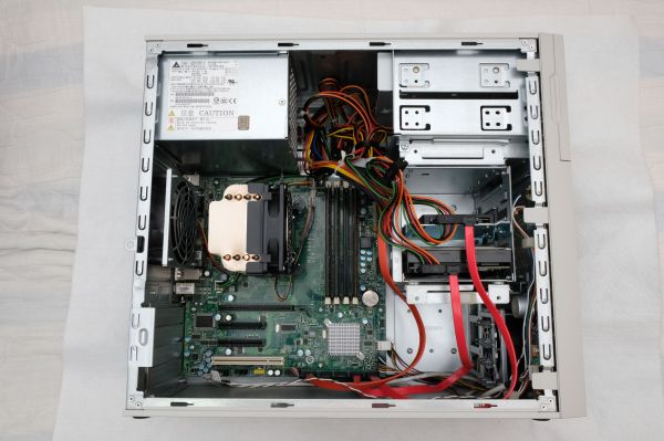 NEC Express5800／S70 タイプRB Pentium G6950/SSD/メモリ3G