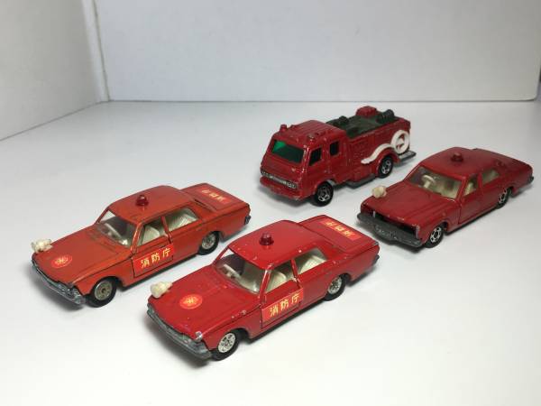 ☆トミカ クラウン Fチーフ １D 濃・淡 & 消防車 2台 ジャンク