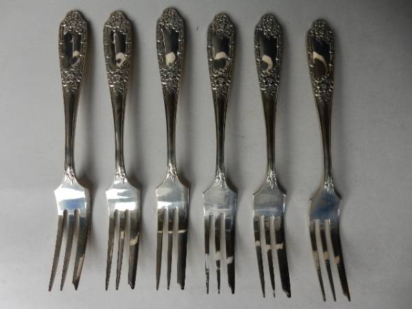 壱☆　SILVER 【デザート・フォーク】　６本　未使用　保証
