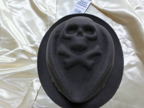 ワールドワイドフェイマス/ LOVELESS/帽子/スカル/未使用タグ付