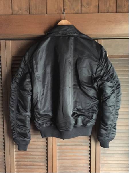 BEAMS別注 Deus Ex Machina × ALPHA MA-1 短丈 BEAMS別注 Deus Ex