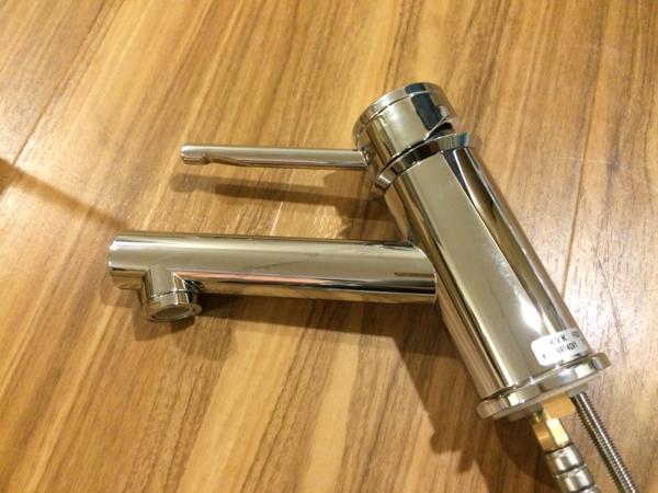 ■新品■　KVK　流し台用シングルレバー式混合栓