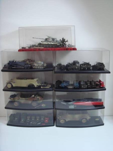 ! 軍用車両 組済みプラモ ミニカー 他 ケース付 まとめ