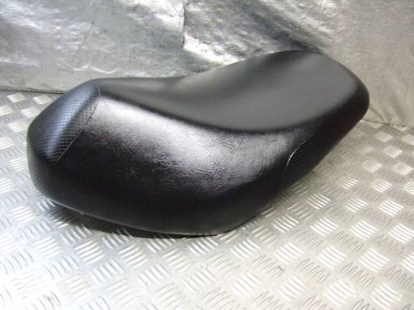 と1129　スズキZZ CA1PB　純正シート　破れ無し