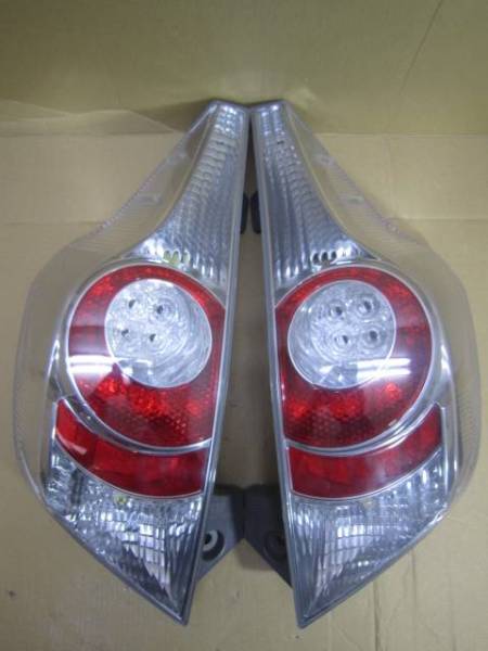 アクア NHP10 前期 純正 右左 セットテールランプ 52-252