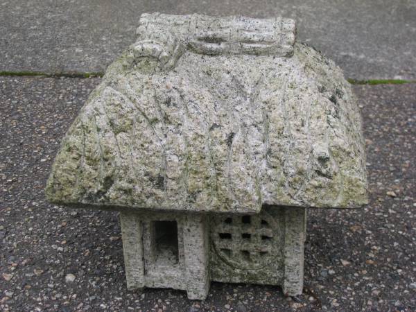 葛屋クズヤ　庭置物　石