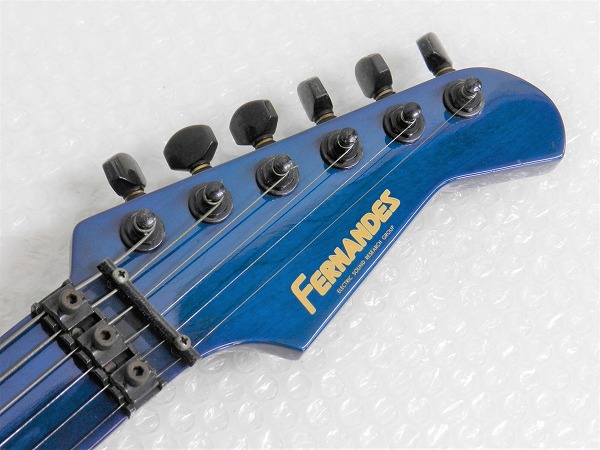 ○中古 FERNANDES ストラトタイプ 2ハム エレキギター [梱1.0］ SSH