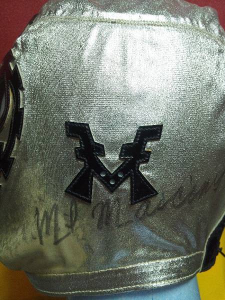 旧デザイン！　ミル・マスカラス　サイン入りマスク