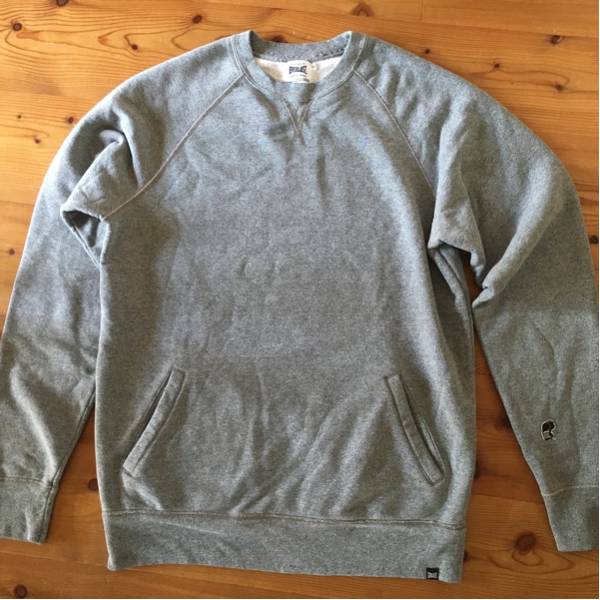 【ほぼ未使用】EVERLAST エバーラスト のスウェット