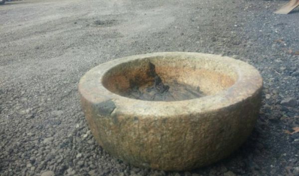 蹲 つくばい ツクバイ 一部欠けあり 直径49cm 厚み17cm