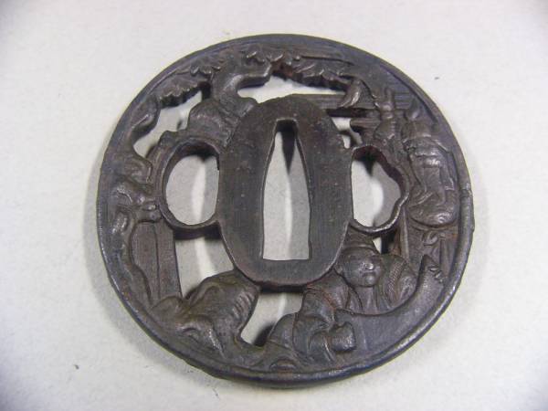 古い鉄鍔　３