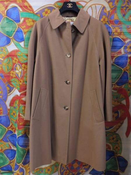 馬車柄シルクプリント裏ヘルノカシミア混ステンカラーコート