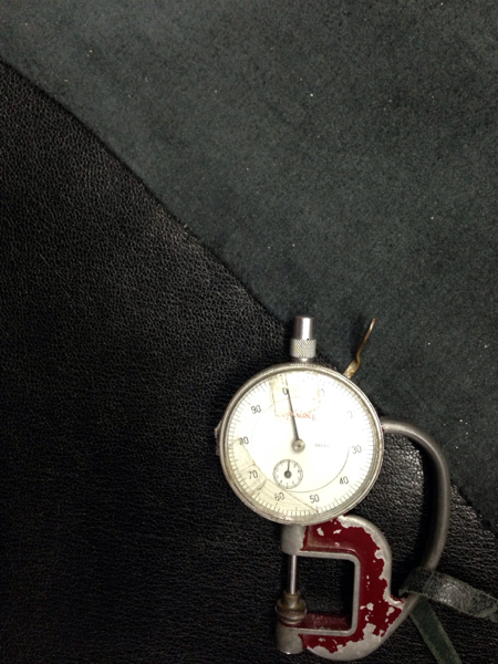 393◯牛 ソフト革シュリンク ブラック 180ds 1.0㎜☆格安