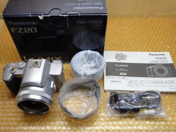 ☆★ Panasonic DMC-FZ20 シルバー 500万画素 ☆★