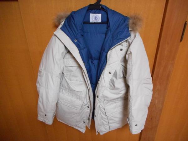 J.PRESSダウンジャケットパーカー付ライトベージュ色Lサイズ美品