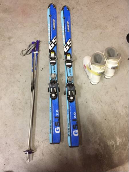 SALOMON TEAM スキー板 130cm 青　ブーツ　ストック　3点セット ジュニアスキー 130㎝☆ブーツ 23㎝☆ストック 90㎝☆3点セット