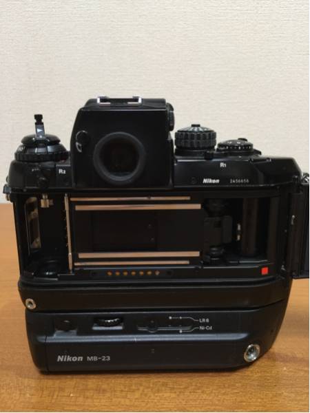 Nikon F4 ボディ ＋ MB-23 フィルムカメラ