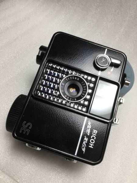 RICOH SE Auto Half RICOH LENS F : 2.8 f = 25mm