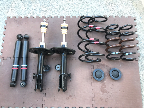 ハリアー ZSU60W 純正 ショック サス 新車外し 48510-48490