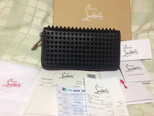 クリスチャン ルブタン/Christian Louboutin長財布 黒・赤　新品