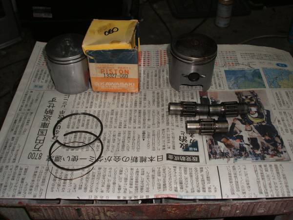 KH400/400SS 純正1.0㎜オーバーサイズピストン　新品を取り付け10分で外したもの　サービス品もあり　即決　送料無料