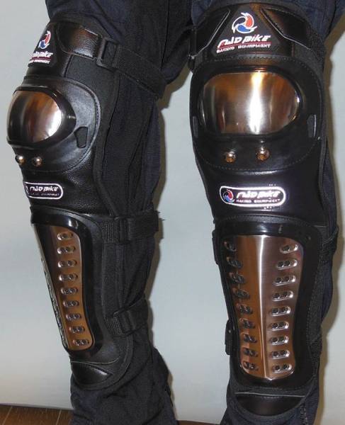 強力ステンレス鋼 安心・安全 プロテクター バイク　オートバイ 用　ニー パッド &　エルボー のセット 肘ガード 膝スネガード