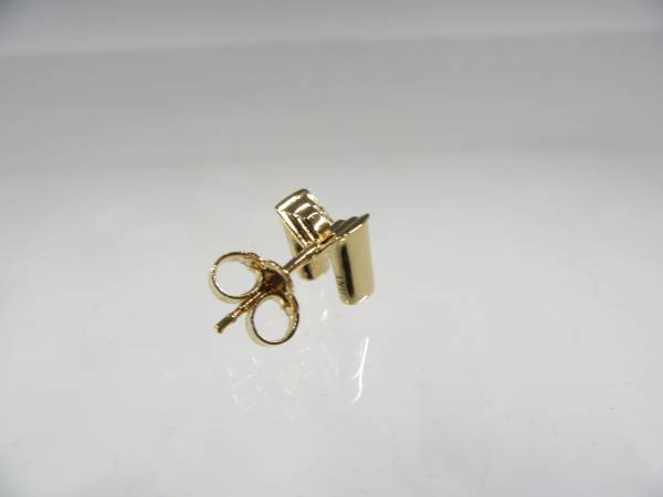 Louis Vuitton LVロゴ ピアス 片耳 ゴールド 正規店購入 LOUIS VUITTON
