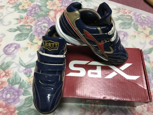 ★美品★２５・５ｃｍ★ZETT★エナメル★トレーニングシューズ★アップシューズ★紺
