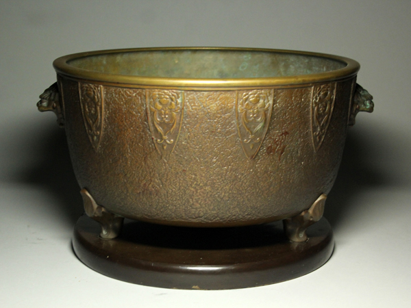 夢工房時代宣徳銅中国古代紋花蕾遊環耳三足瓶 夢工房時代 - 株式会社茶