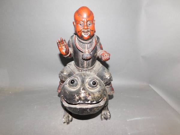 ART IN GASHAPON カエルの弥勒菩薩像と阿修羅像 | ナムコパークス 岡黒