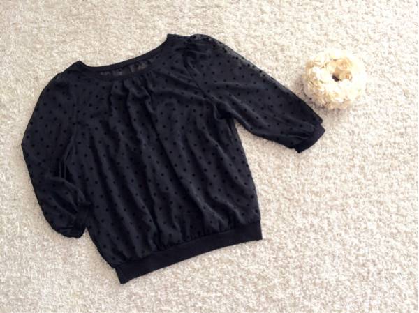 アプワイザーリッシェ カットソー 黒 ドット柄 ブラウス　トップス スカート パンツにも