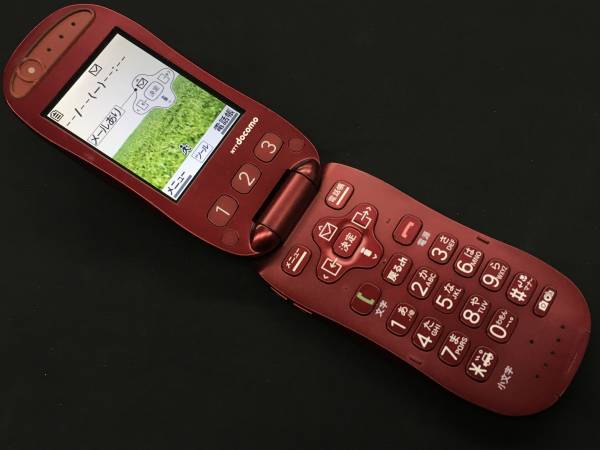 docomo レッド携帯電話 本体 レッド | 携帯電話 価格.com 富士通 携帯