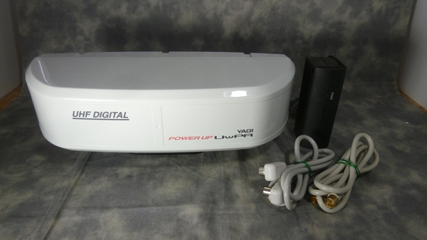 ▲ブースタ内蔵ツインパネル型UHFアンテナUWPA（ウーパ） フ3-32