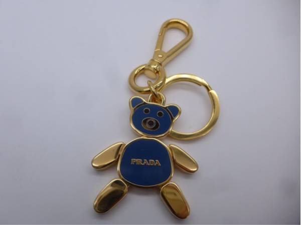 プラダPRADAベアキーリングチャームキーホルダー プラダ PRADA PRADA　プラダ　キーリング　ゴールド　くまさん　財布　バッグ　かわいい　正規　美品