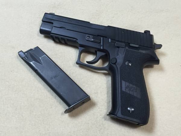 KSC SIG SAUER P226R ガスガン 予備マガジン ホルスター付 USED シグ エアガン